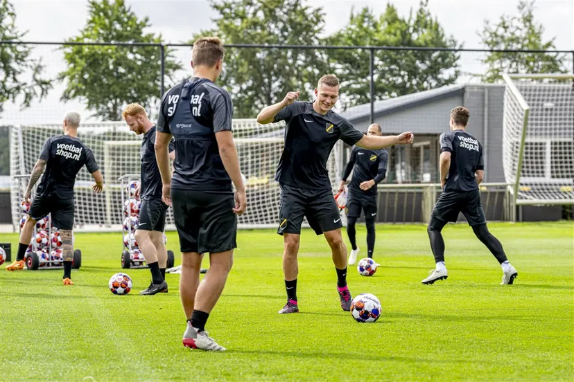 download 134028 s1000x1000