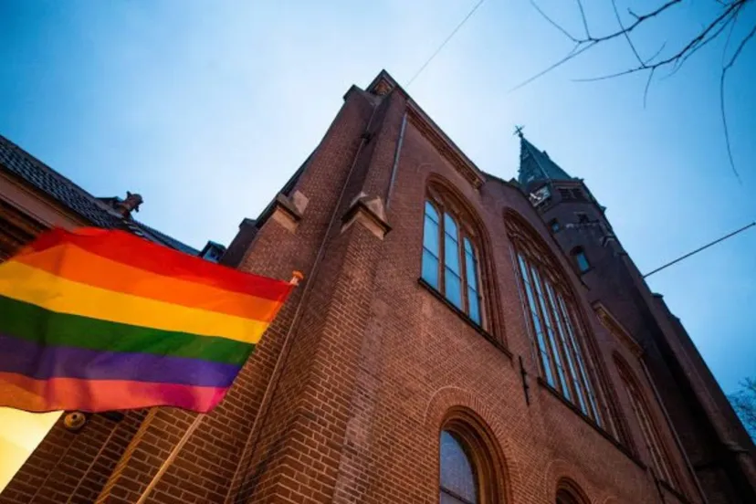 regenboogvlag wappert door hele land 715x408 1