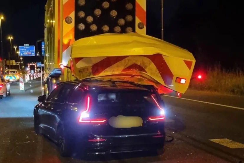 ongeval botsabsorber verkeerspolitie zwb