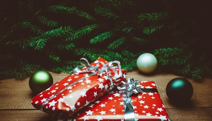 cadeaus onder kerstboom