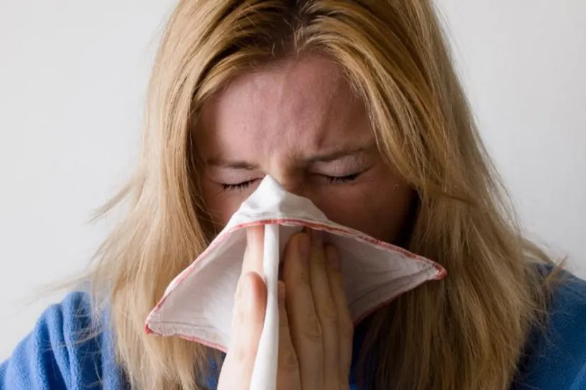 vrouw ziek griep