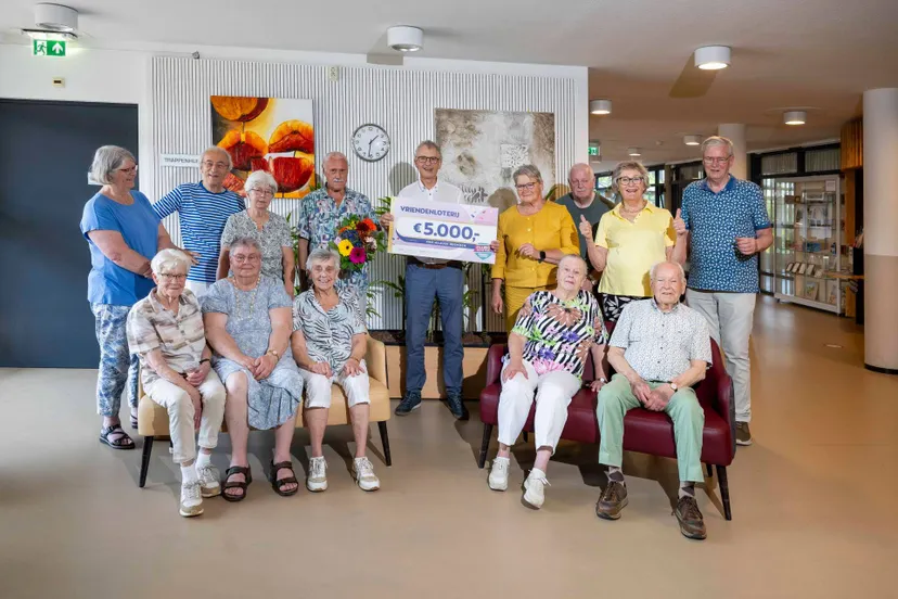 ouderen-5000-euro-vriendenloterij