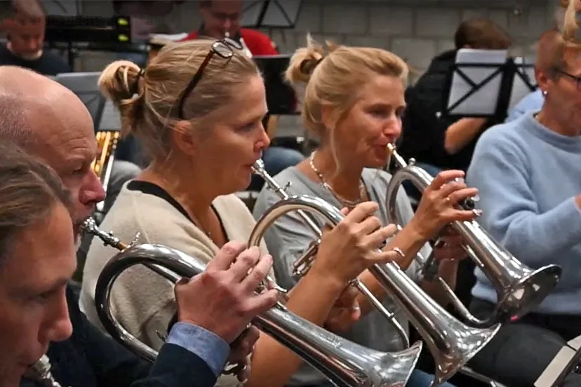 fanfare2