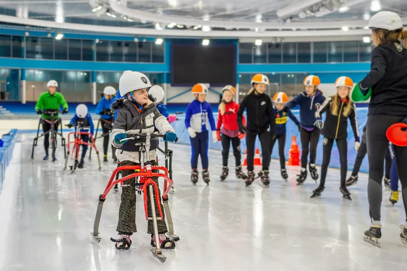 samen schaatsen 3a foto stichting het gehandicapte kind stephan tellier