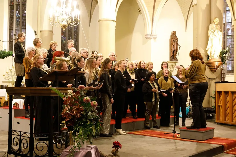 231210 people project koor 9392 1800x1200 72dpi web kopieren