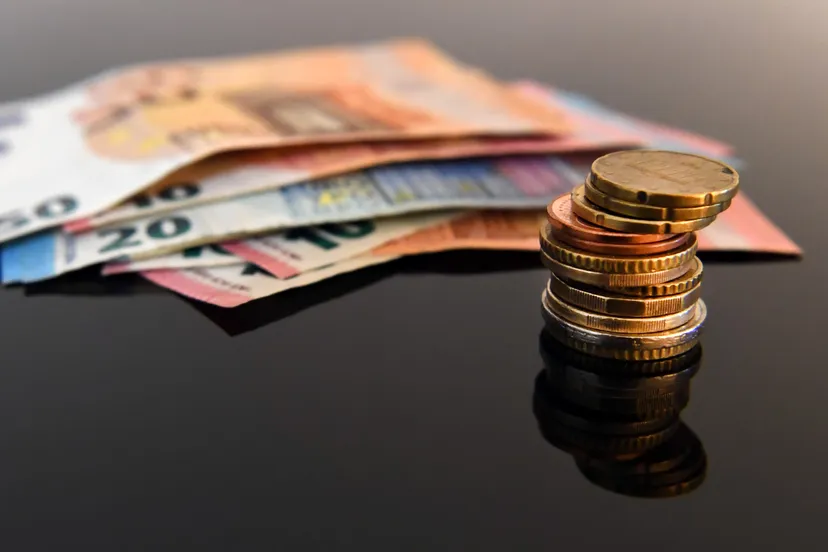 20200607 financien jst8940