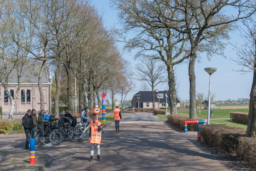 alteveer veilig verkeer wegwijzer1 foto henk sieders leiner