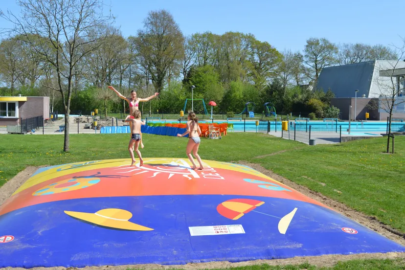 apr pn21042018 zwembad slenken de wijk3