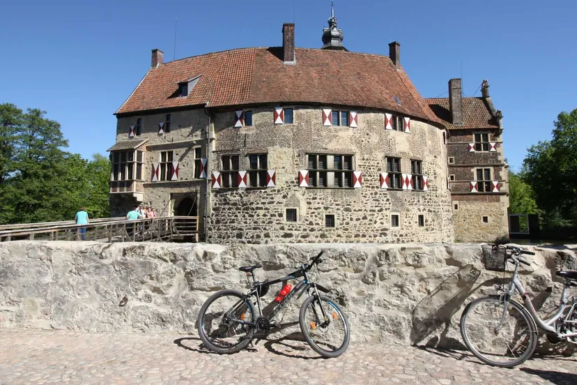 burg vischering c fietsvakantie duitsland