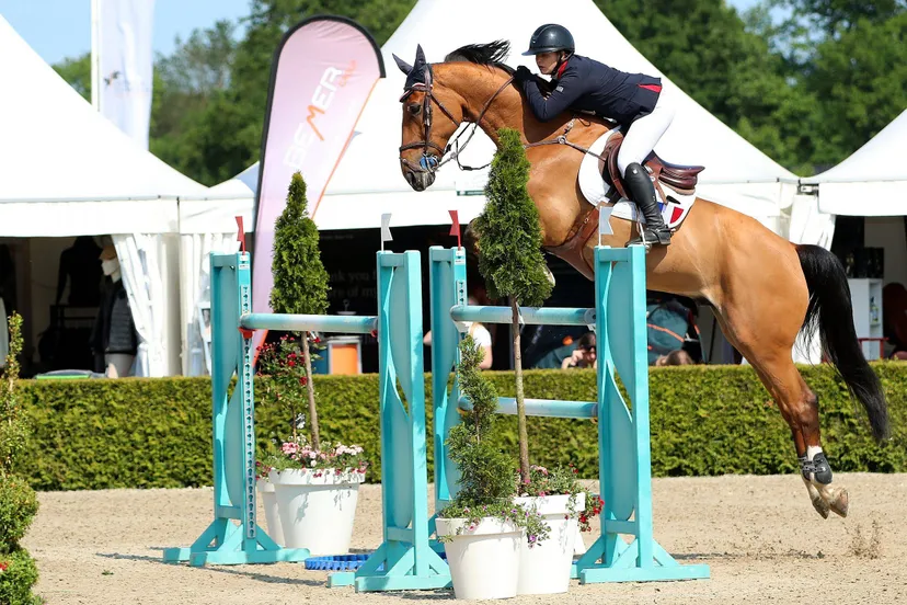 ch martinot lucie winner veeningen 2023 bemer young riders tour prize 01 foto hans khoe