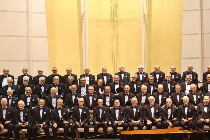 dedemsvaart mannenkoor asaf koorfoto pers 14 10 2022 pkn gebouw de antenne dedemsvaart