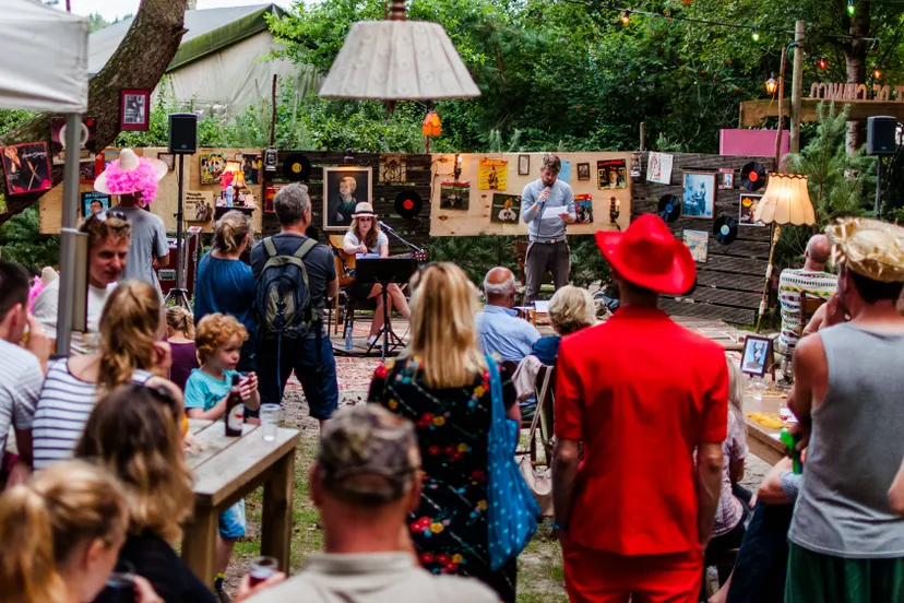 dwingeloo copy of taribushkuna cafe de guanaco