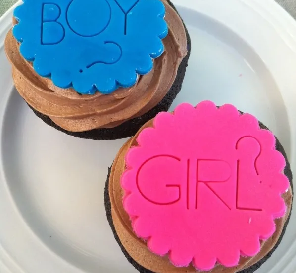 gender reveal party cupcakes