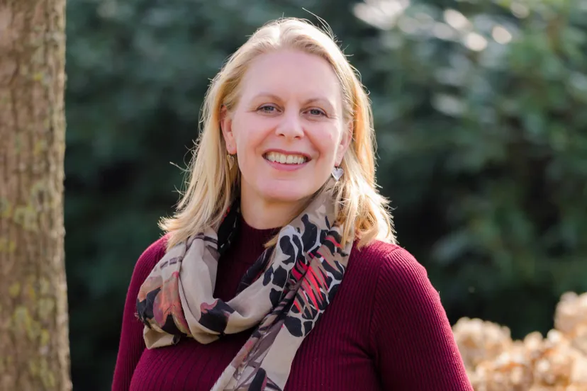 groei bloei nienke plantinga foto grietje mesman staand