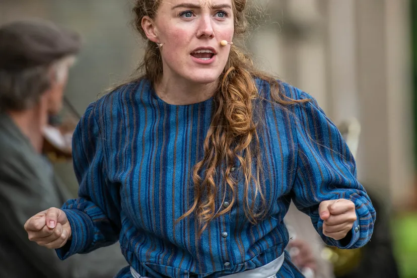 mina koes in ruinen3