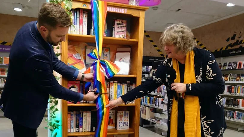 opening regenboogkast 1