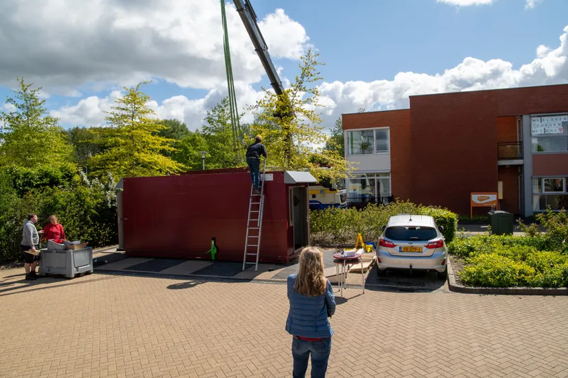 plaatsing praotplaots bij t beurtschip in smilde 11 05 2020 yolanda visser fotografie