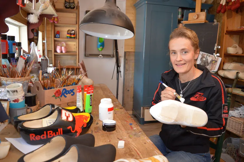 pn03092019 roos feijen klompen2