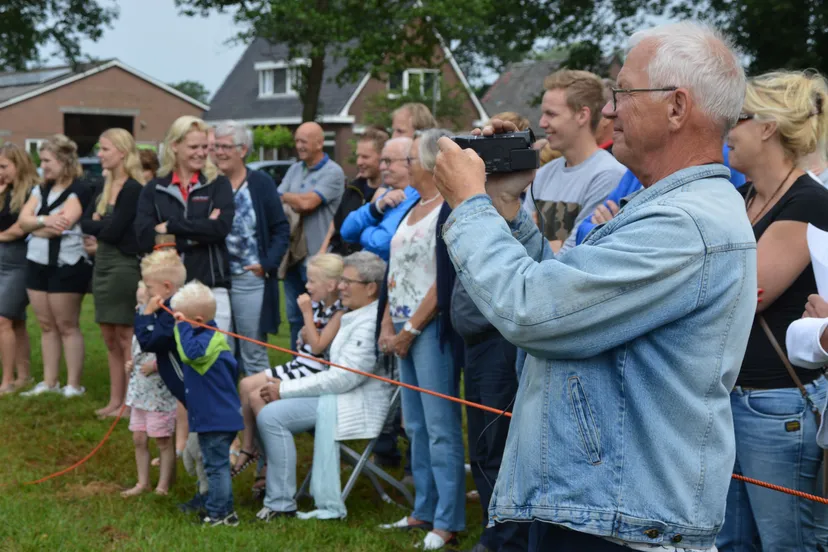 pn09062018 optocht ansen12