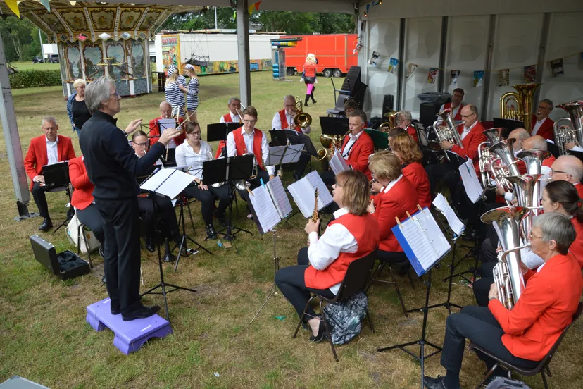 pn13072019 optocht veeningen2