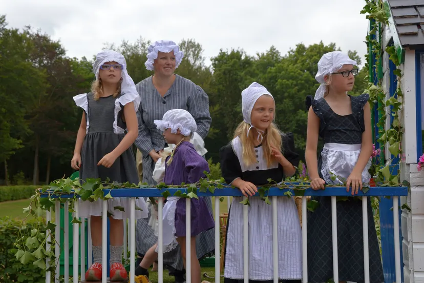 pn14072018 optocht veeningen1