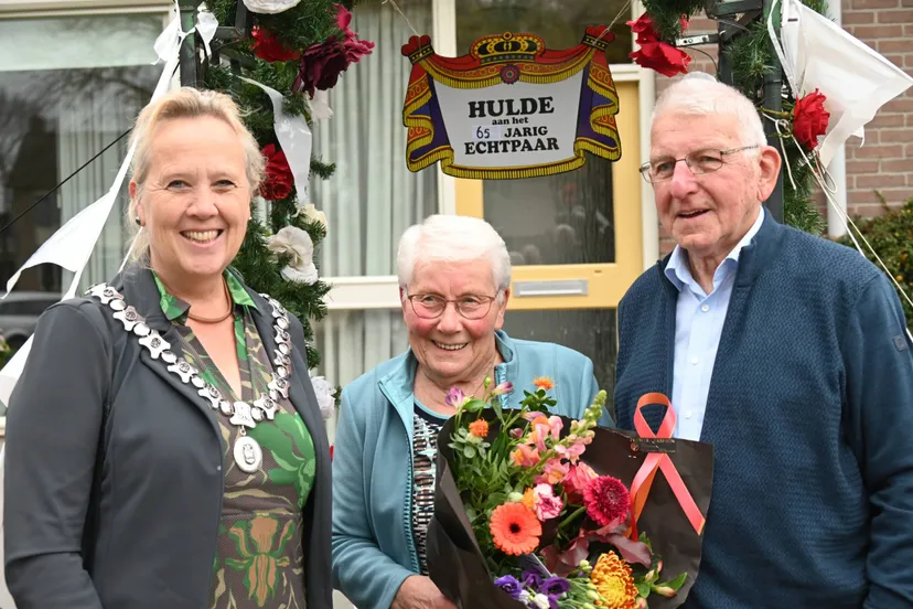 pn14112023 de wijk echtpaar bisschop 65 jaar getrouwd3