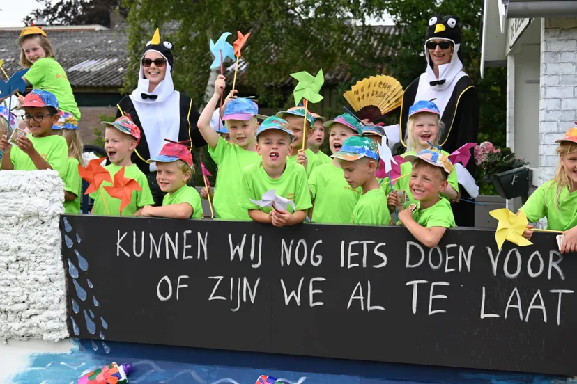 pn16062022 koekange optocht1