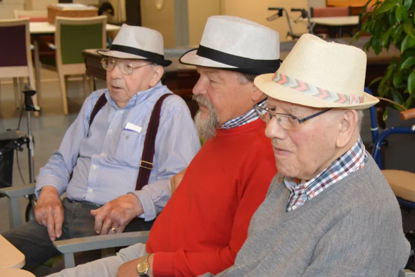 pn17092019 gekke hoedjesdag zuidwolde1