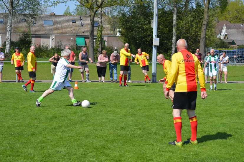 pn20042018 walking football koekange3