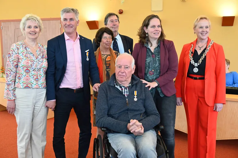 pn26042023 zuidwolde lintjes3