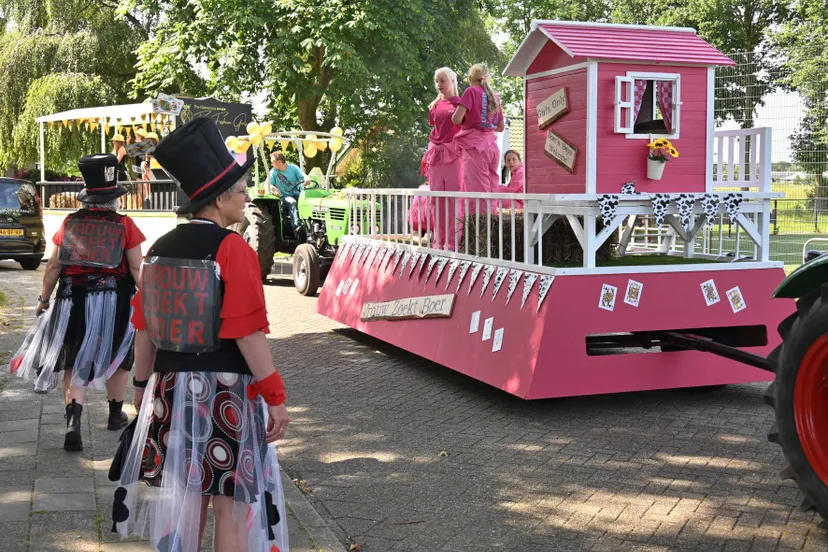 pn29062024 oosteinde optocht1