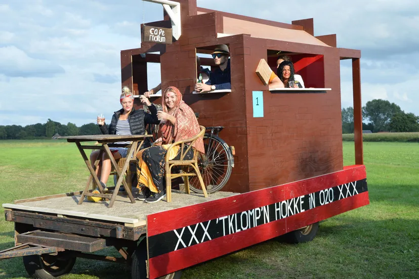 pn30082018 optocht alteveer1