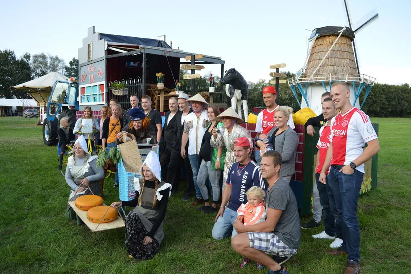 pn30082018 optocht alteveer8