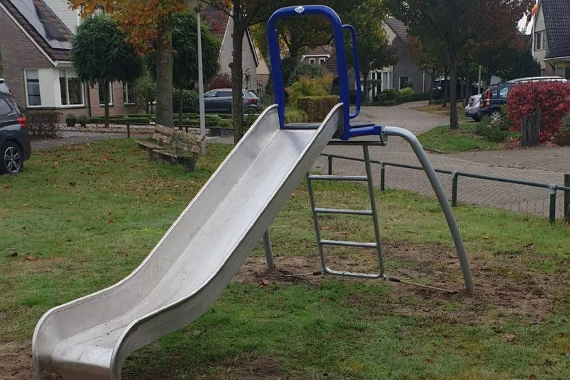 ruinen glijbaan ravotti1