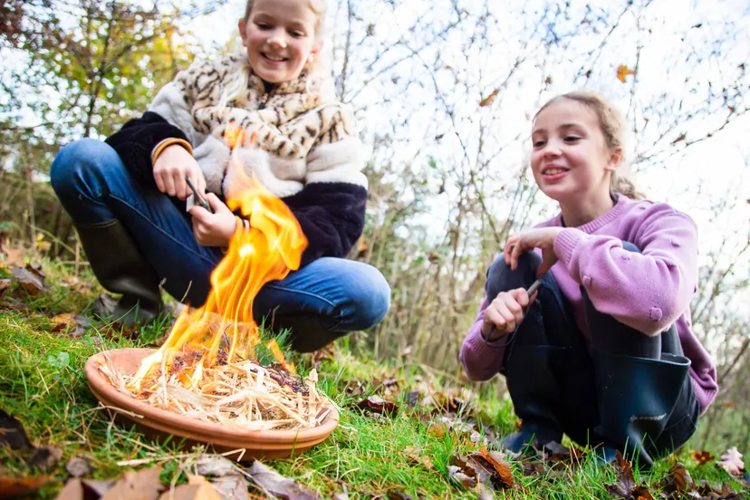 ruinen natuurmonumenten marrit schuddebeurs wilde buiten dag vuur maken