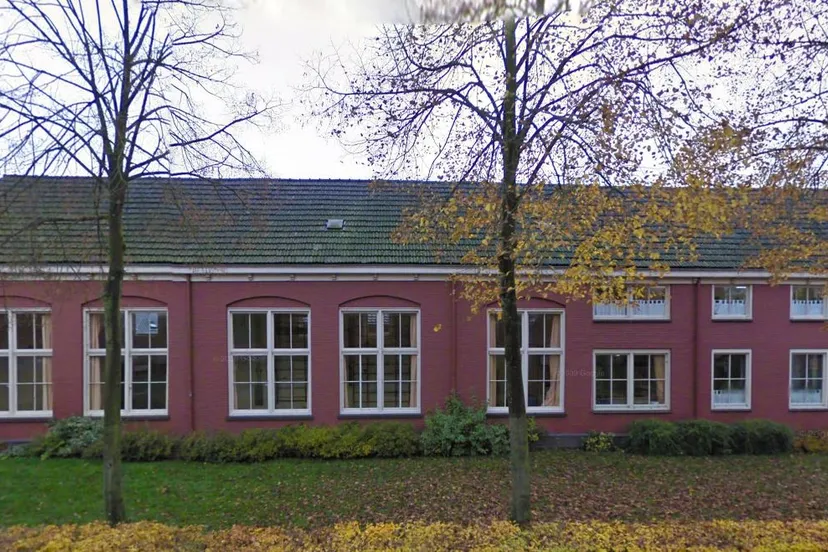 school voor de verbouwing