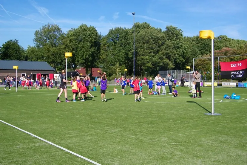 schoolkorfbaltoernooi bij zkc