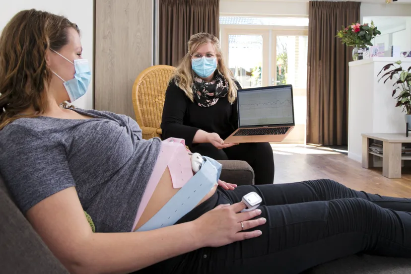 treant foto hartfilmpje in thuissituatie voor zwangeren