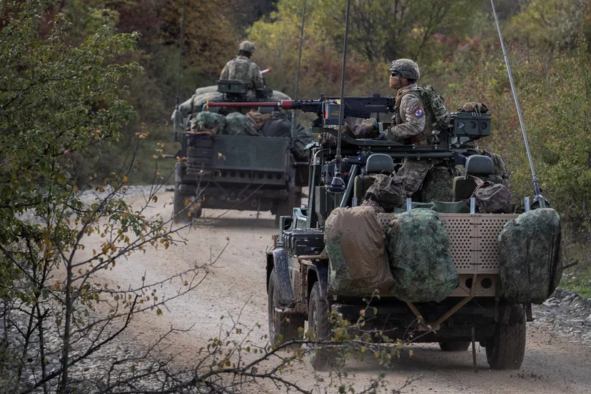wolden militairen in leger jeep