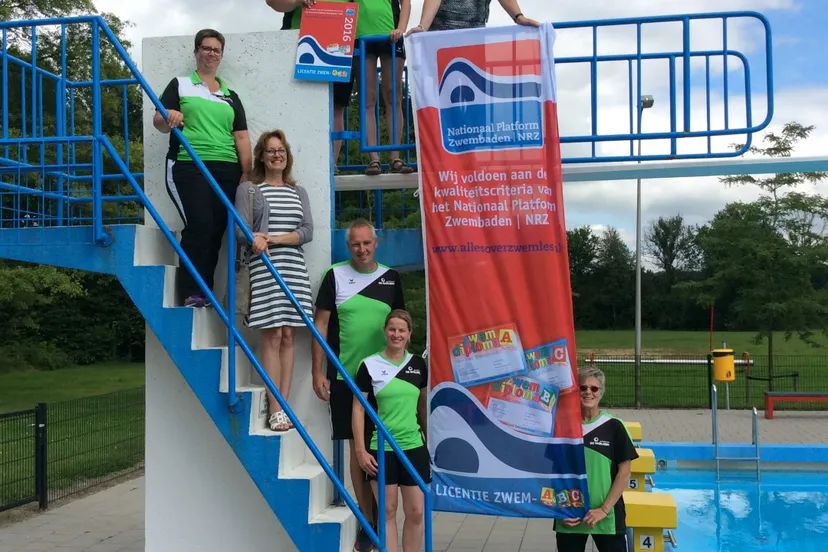 zwembad de slenken in de wijk