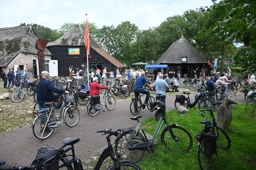 pn09082023 zuidwolde andere boerderijenfietstocht4 echten