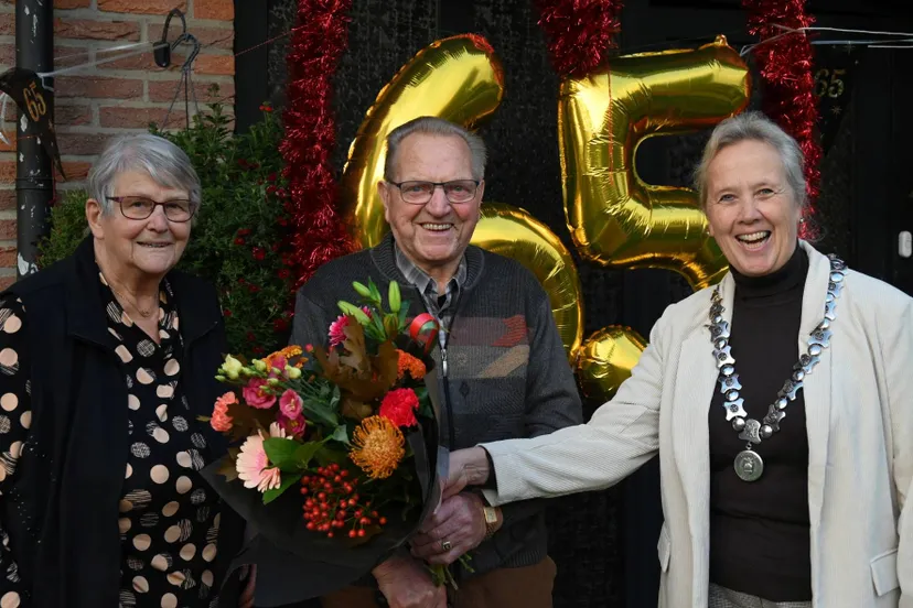 pn13112024 de wijk echtpaar hednriks 65 jaar getrouwd