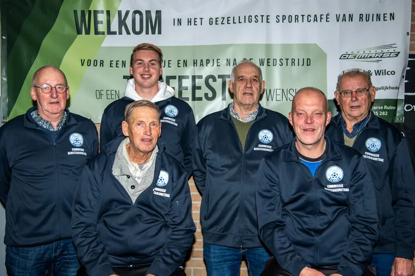 ruinen kerst zaalvoetbal toernooi 5 jans schulting