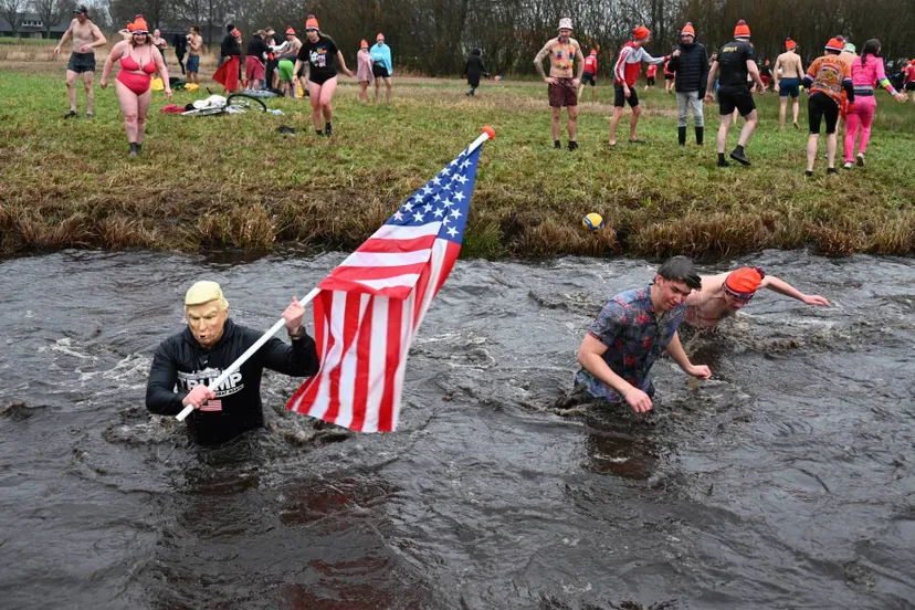 pn01012025 de wijk nieuwjaarsduik19