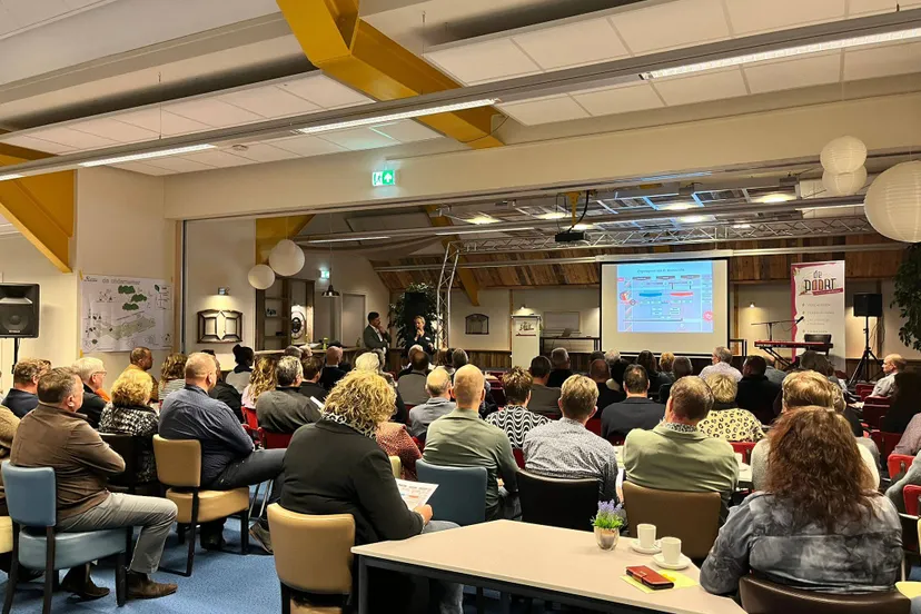 wol afbeelding ondernemers en gemeent zetten elkaar aan het werk