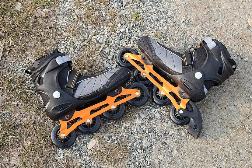 rollerskates 673725 1280