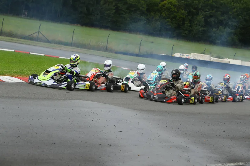 Koelange Mick Blankespoort met nummer 14 pakte weer een overwinning