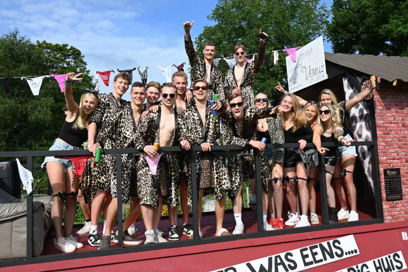 pn12072025 Veeningen optocht8