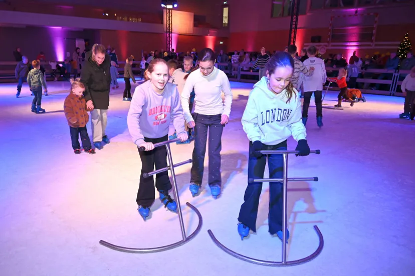 pn27122025 Zuidwolde Schaatsbaan 750 jaar3