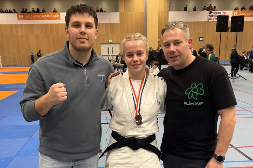 Linde Janine Mensink derde van Nederland judo